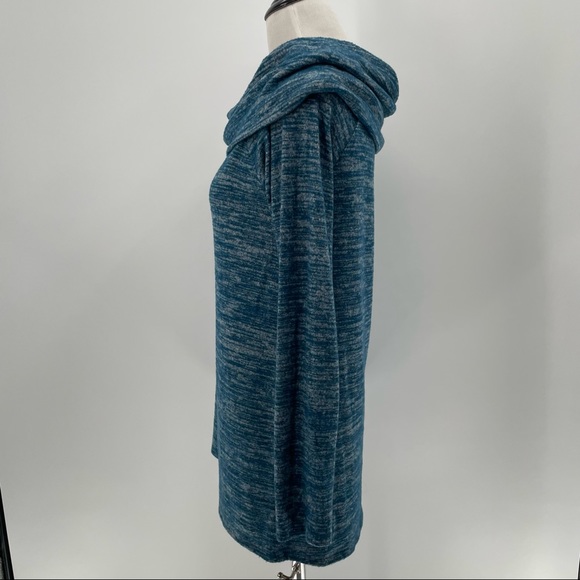 Ana Woman’s Long Sleeve Top - Picture 2 of 4